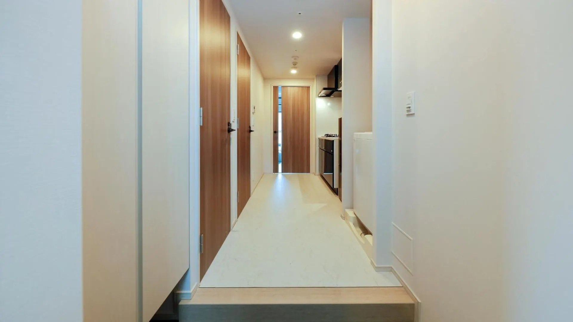Apartment Seaside Tamachi 202,302,402,502,602,702 - Vacation Stay 44291V Tokyo